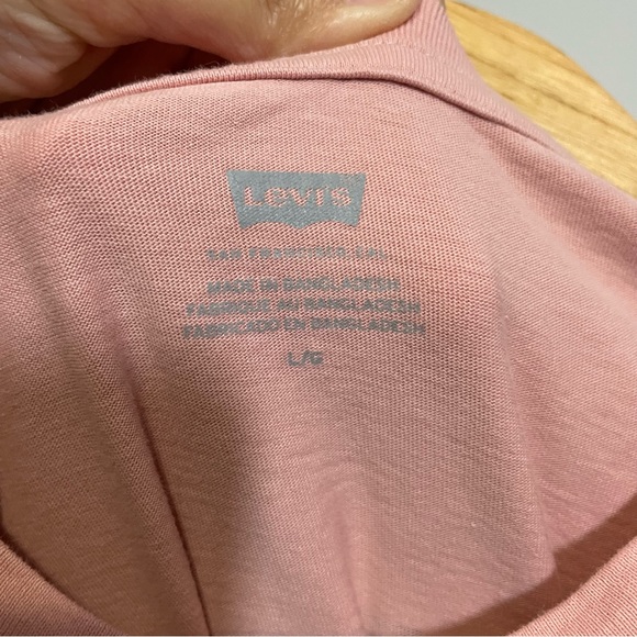 LEVIS Pink T-shirt - Large - Picture 4 of 4
